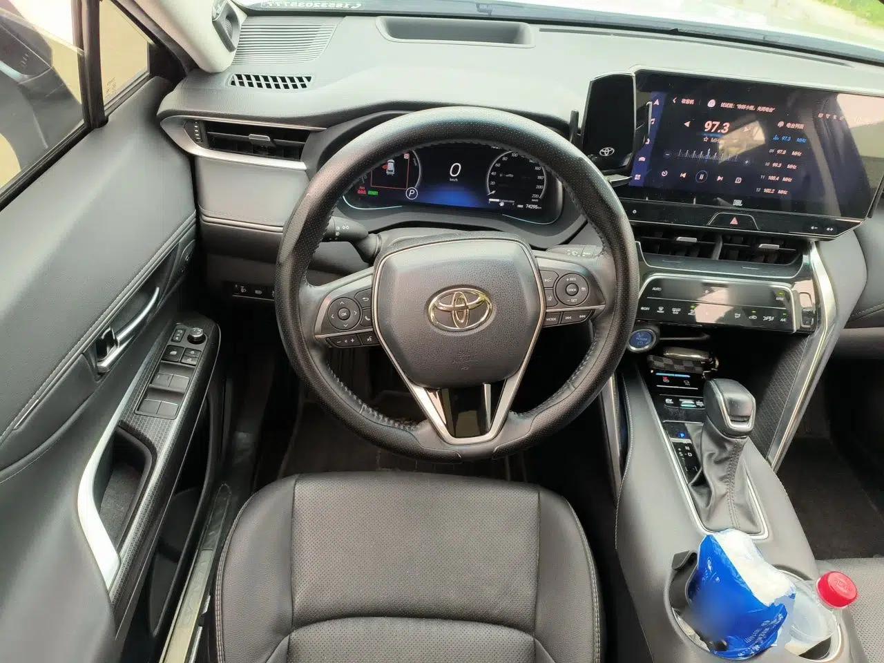 Toyota Venza 2022 Dual-Engine 2.5L CVT Four-Wheel Drive Supreme Edition — миниатюра 10