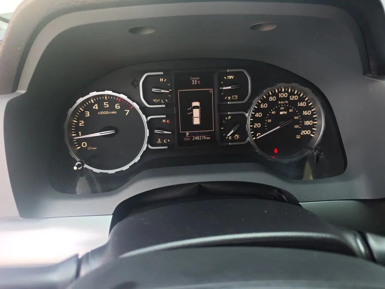 Toyota Tundra Toyota Tundra 5.7L automatic, 4 seats, pickup truck, parallel import — миниатюра 11