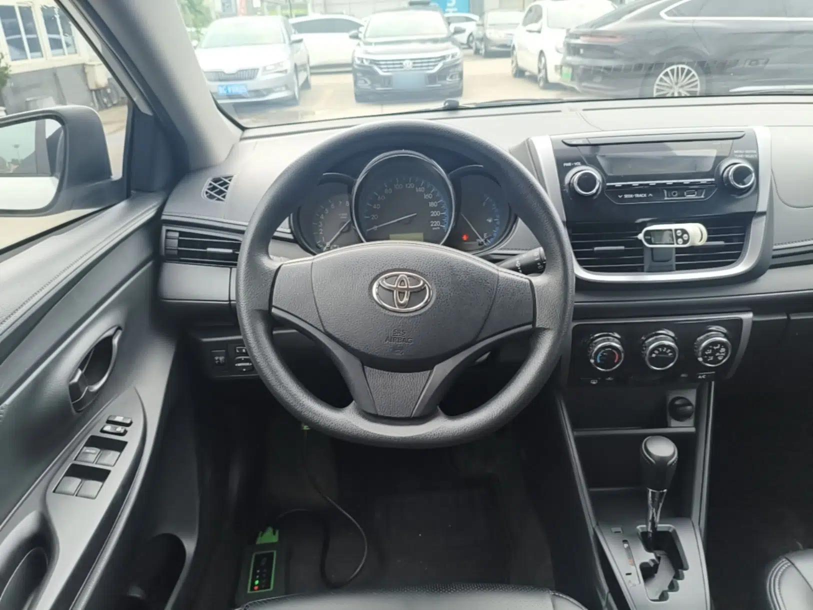 Toyota Vios FS 2017 1.5L CVT Fengchi Edition — миниатюра 13