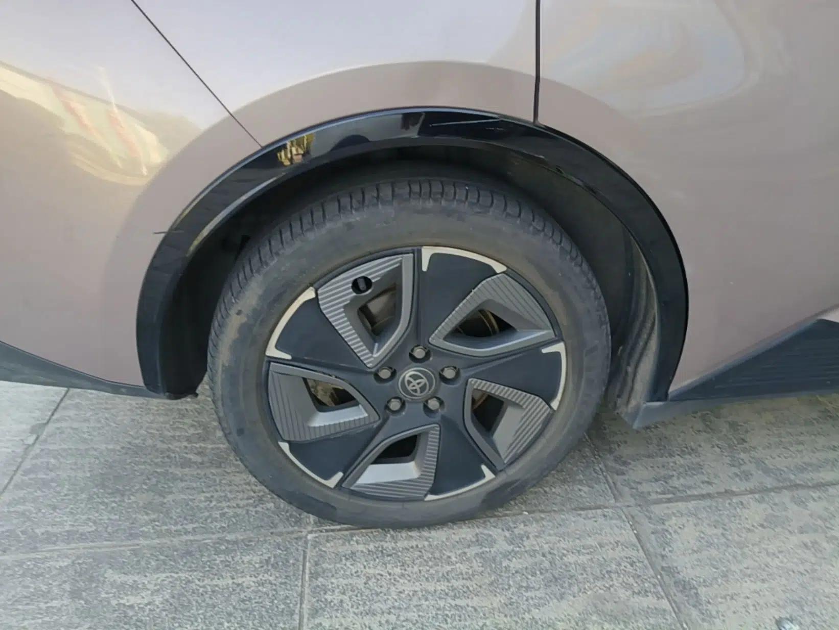 Toyota bZ3 2023 616 km Long-Range Premium — миниатюра 11