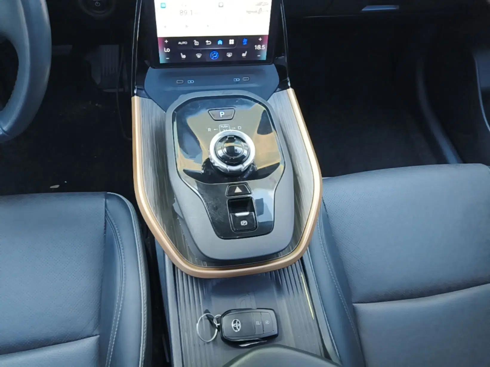 Toyota bZ3 2023 616 km Long-Range Premium — миниатюра 16