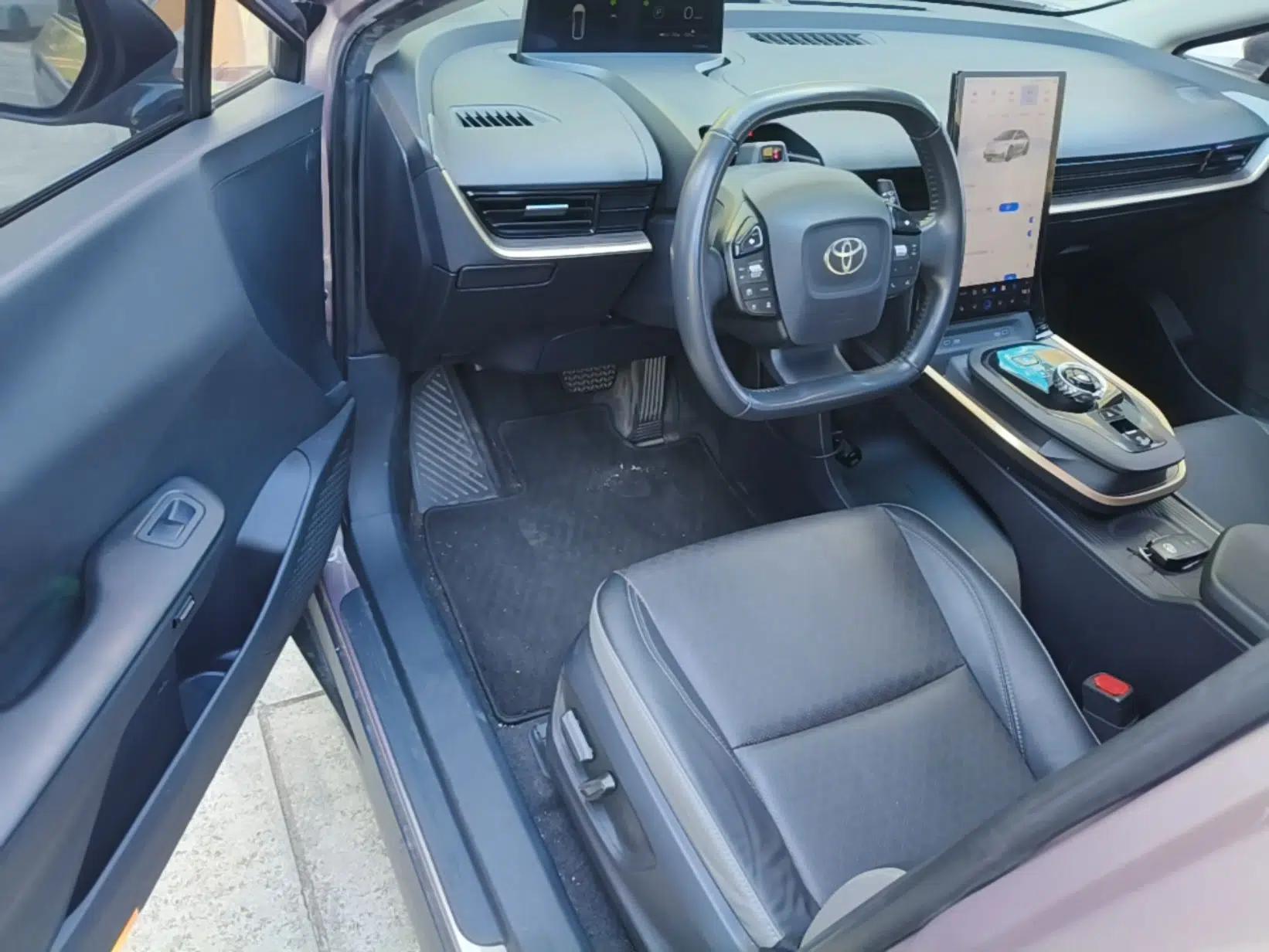 Toyota bZ3 2023 616 km Long-Range Premium — миниатюра 18