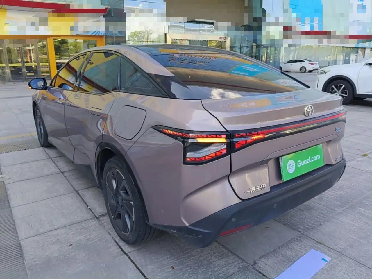 Toyota bZ3 2023 616 km Long-Range Premium — миниатюра 4