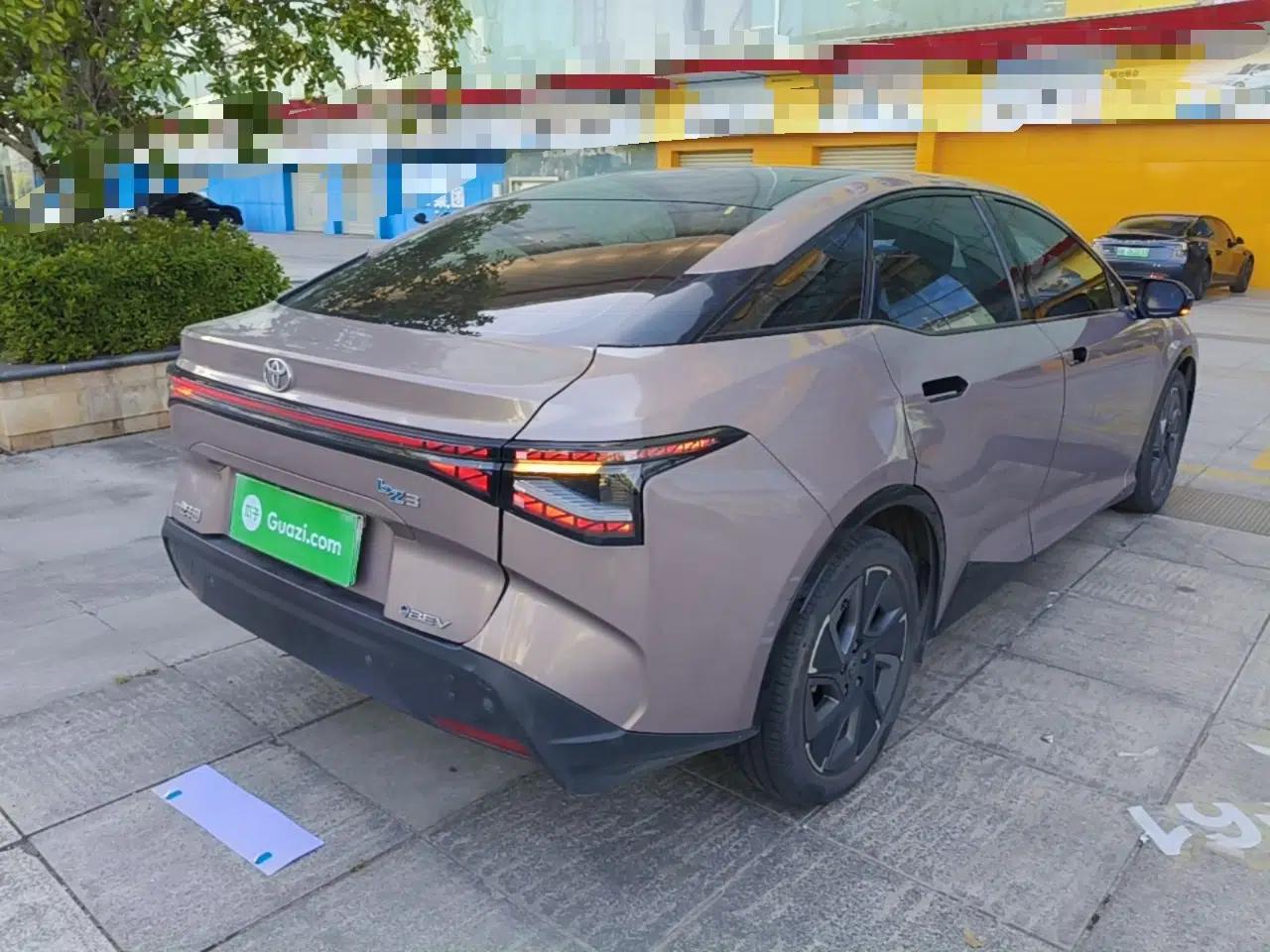Toyota bZ3 2023 616 km Long-Range Premium — миниатюра 6