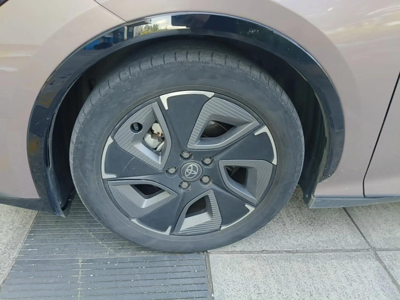 Toyota bZ3 2023 616 km Long-Range Premium — миниатюра 10