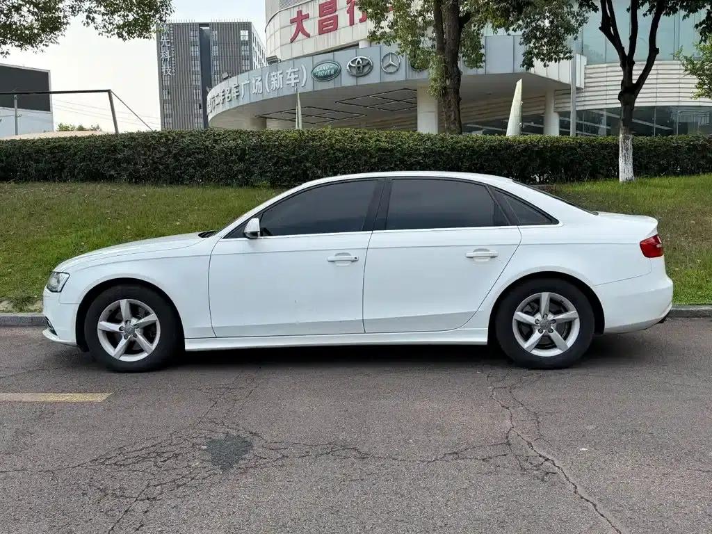 Audi A4L 2015 35 TFSI Automatic Standard Edition — миниатюра 3