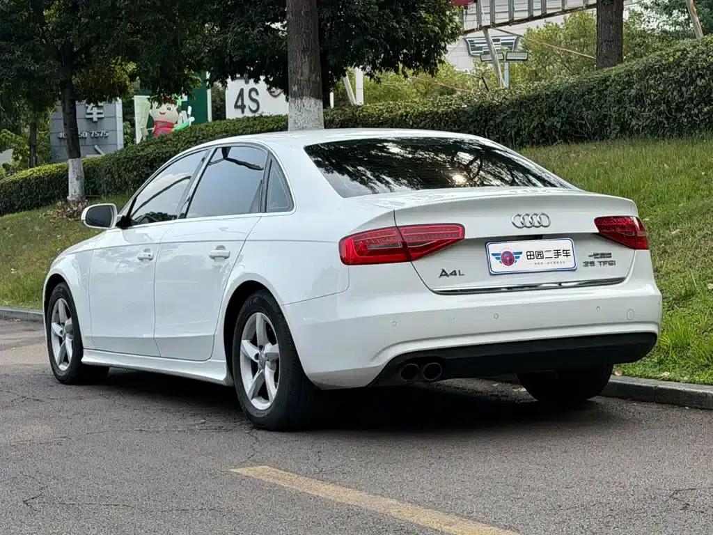 Audi A4L 2015 35 TFSI Automatic Standard Edition — миниатюра 4