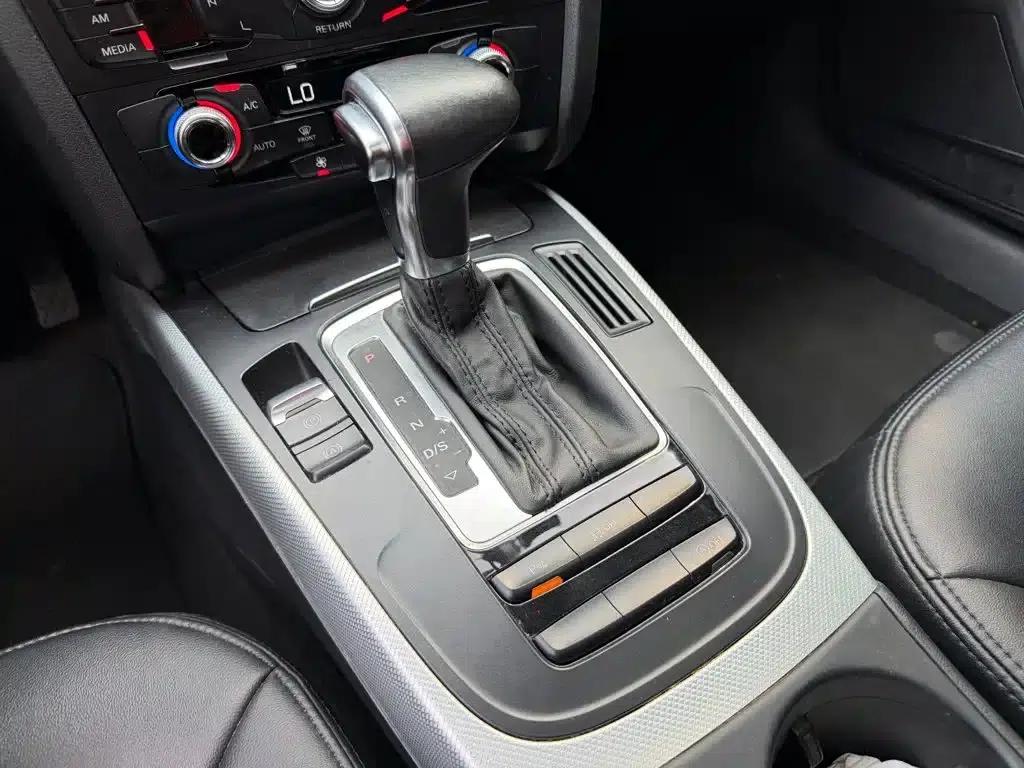 Audi A4L 2015 35 TFSI Automatic Standard Edition — миниатюра 9