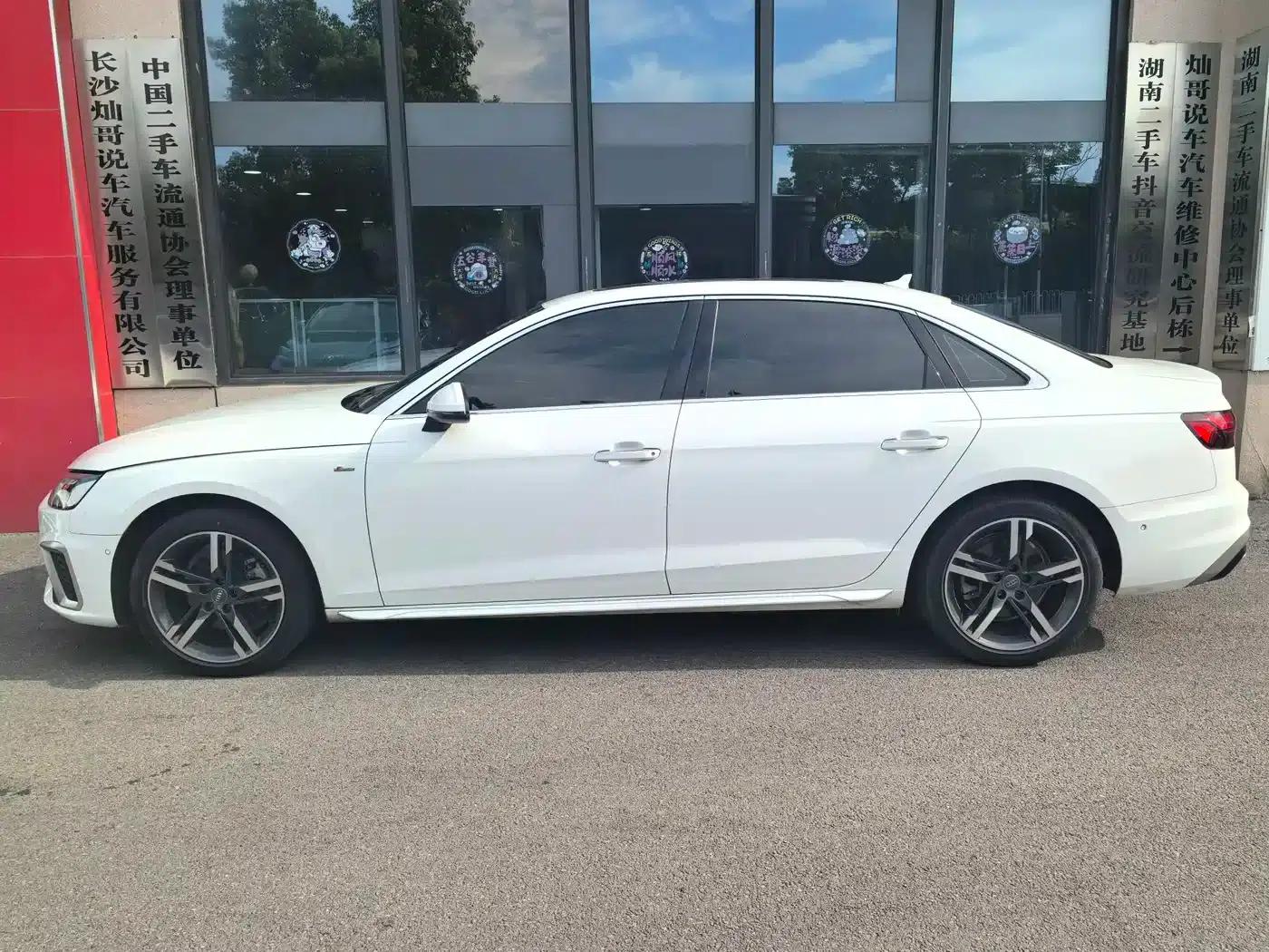 Audi A4L 2020 40 TFSI Luxury Dynamic — миниатюра 3