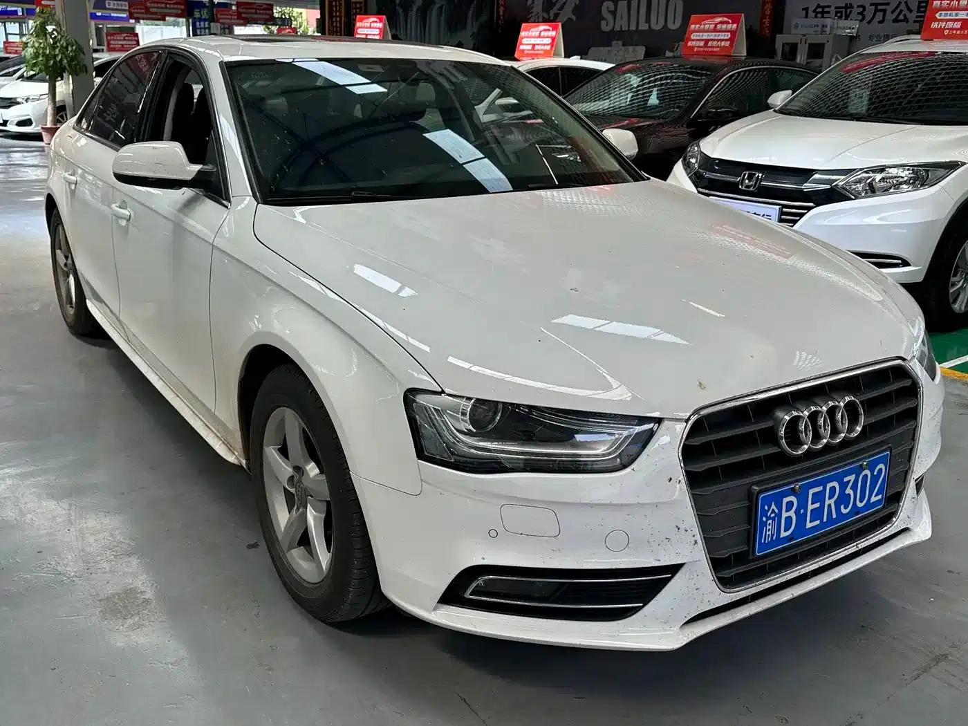 Audi A4L 2013 35 TFSI Automatic Comfort — миниатюра 3