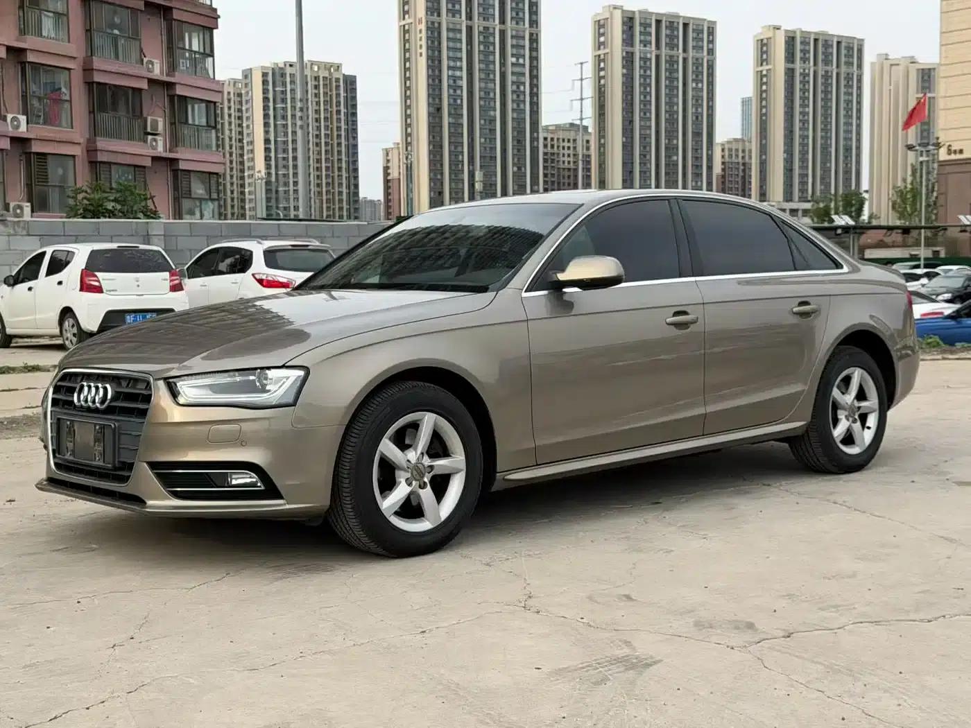 Audi A4L 2013 35 TFSI Automatic Comfort — миниатюра 2