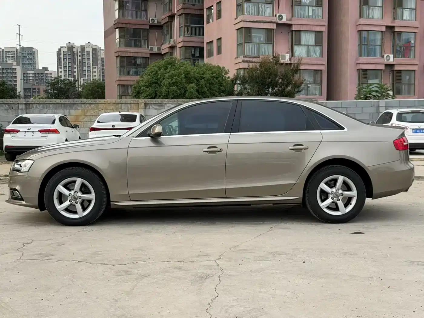 Audi A4L 2013 35 TFSI Automatic Comfort — миниатюра 3