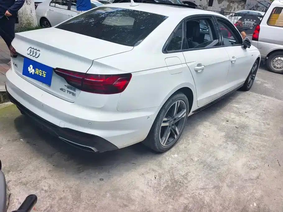 Audi A4L 2022 40 TFSI Luxury Dynamic — миниатюра 3