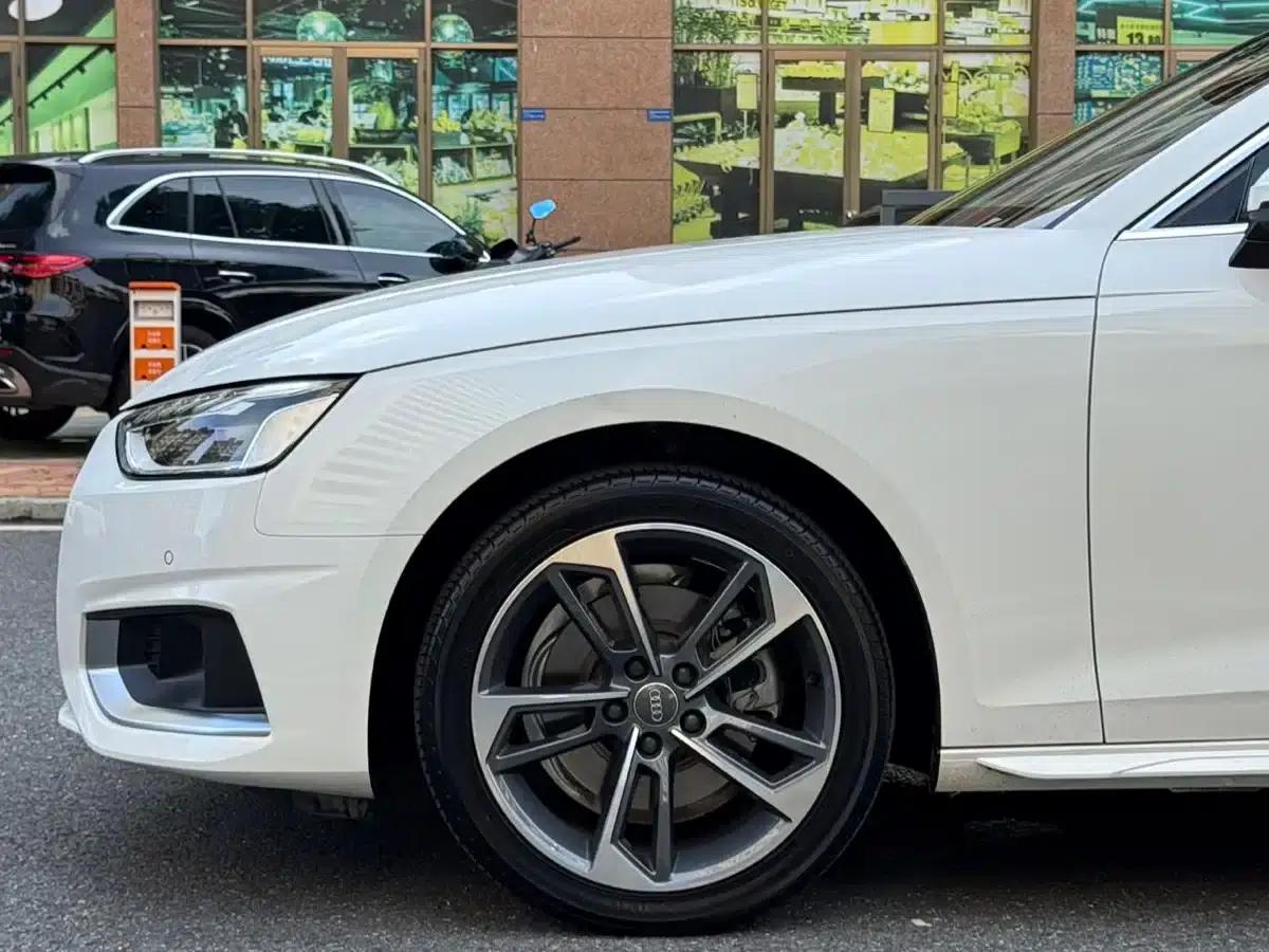 Audi A4L 2020 40 TFSI Fashion Dynamic Edition — миниатюра 25