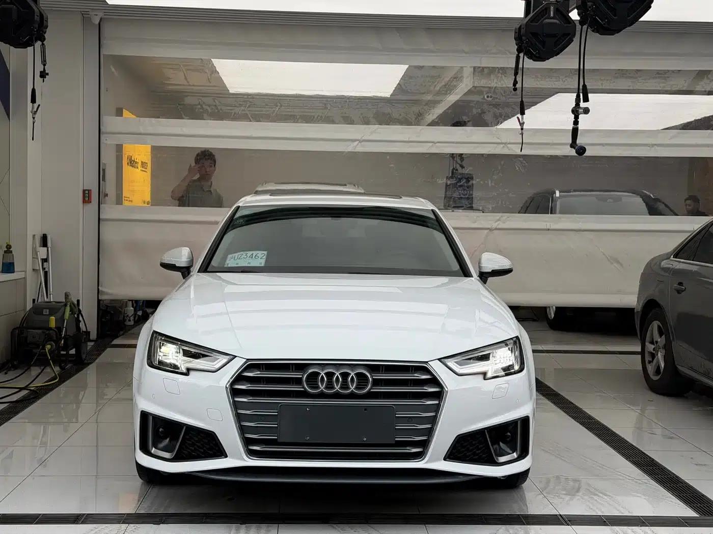 Audi A4L 2019 40 TFSI Fashion Edition (National V Emission Standard) — миниатюра 2