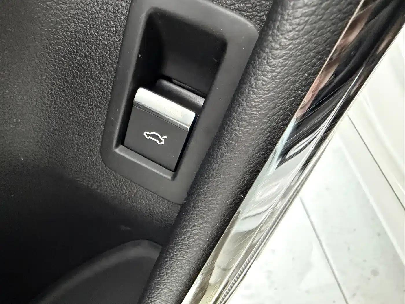 Audi A4L 2019 40 TFSI Fashion Edition (National V Emission Standard) — миниатюра 10