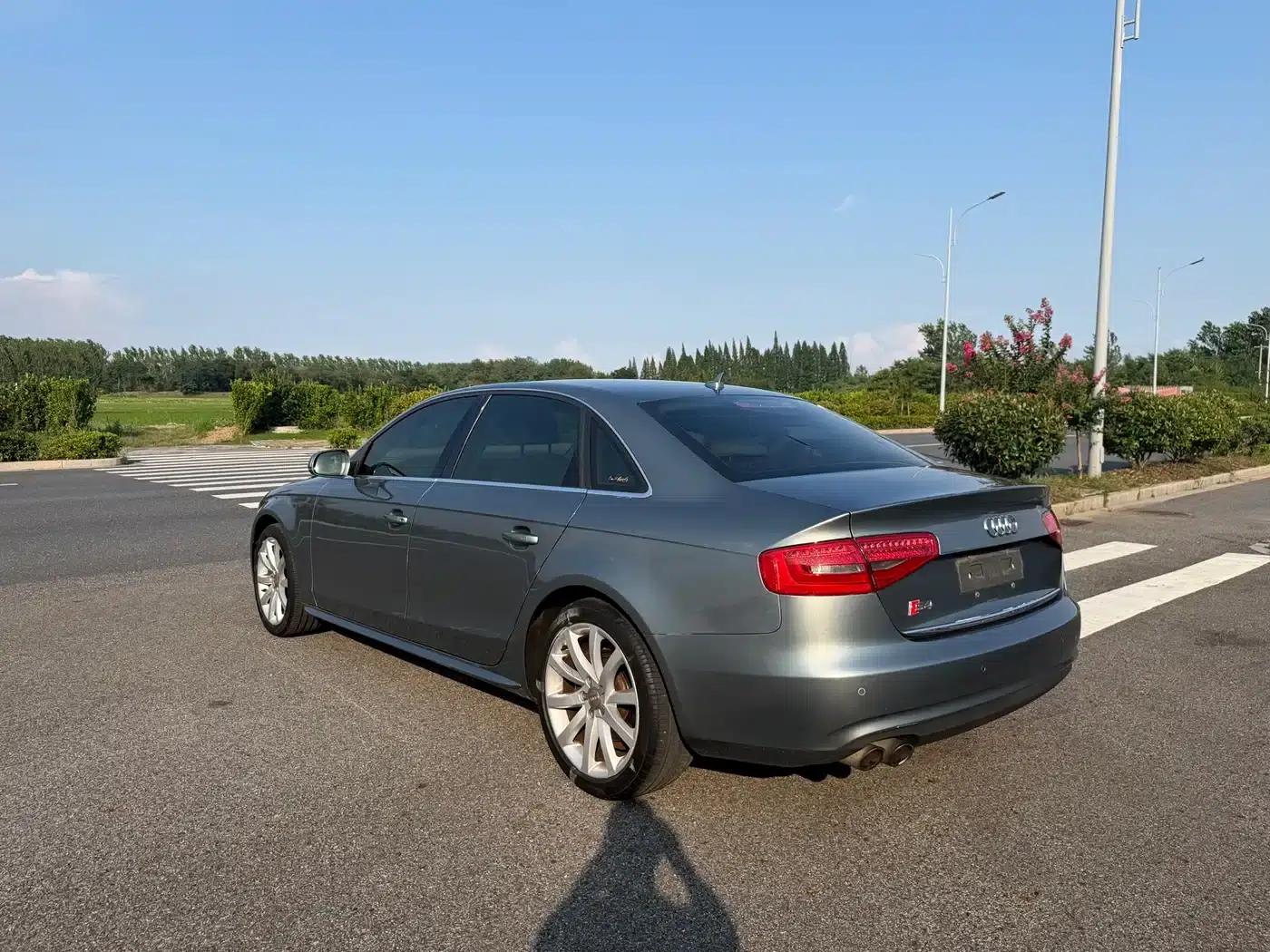 Audi A4L 2013 35 TFSI Automatic Technology Edition — миниатюра 7