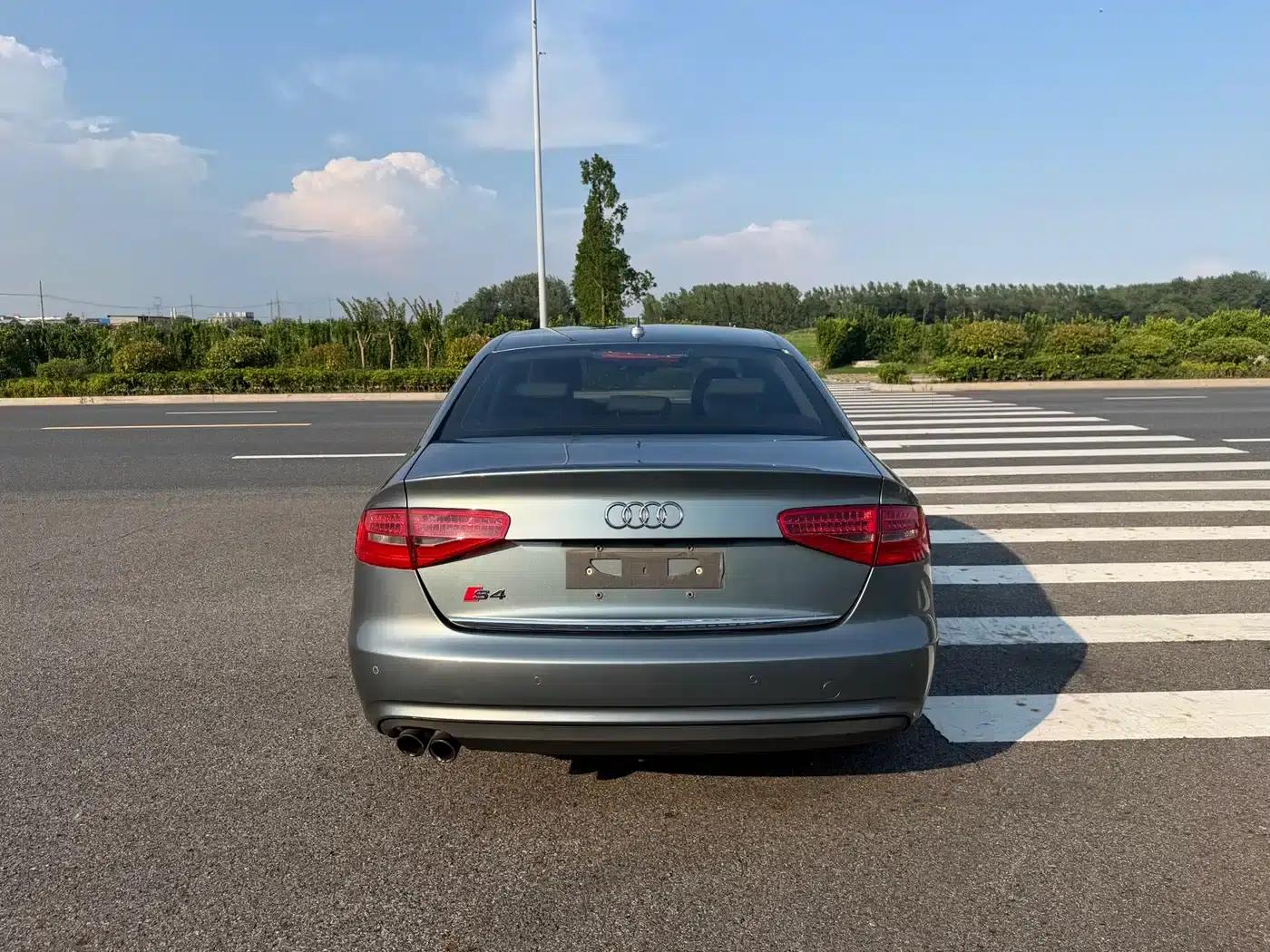 Audi A4L 2013 35 TFSI Automatic Technology Edition — миниатюра 8