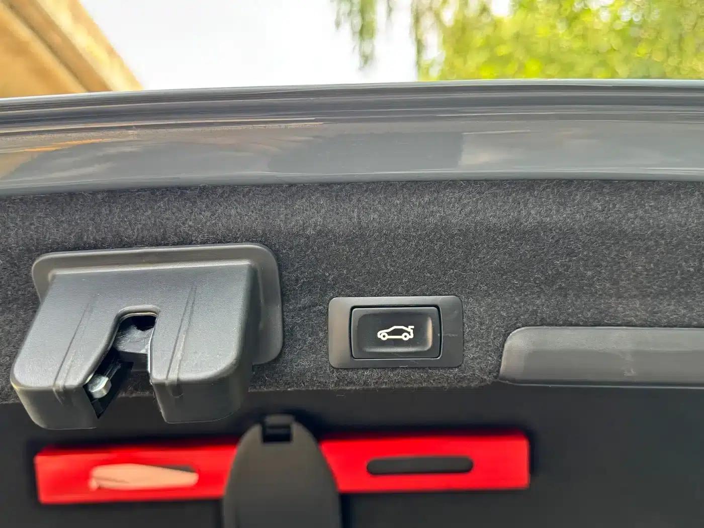 Audi A4L 2022 40 TFSI quattro RS Package (Sports Edition) — миниатюра 9