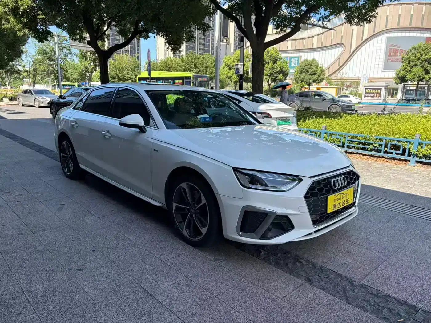 Audi A4L 2020 40 TFSI Fashion Dynamic Edition — миниатюра 2