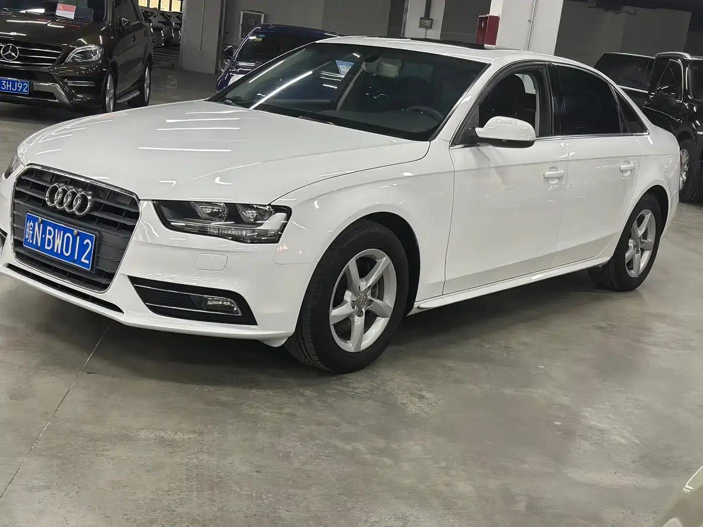 Audi A4L 2013 30 TFSI Automatic Comfort — миниатюра 1