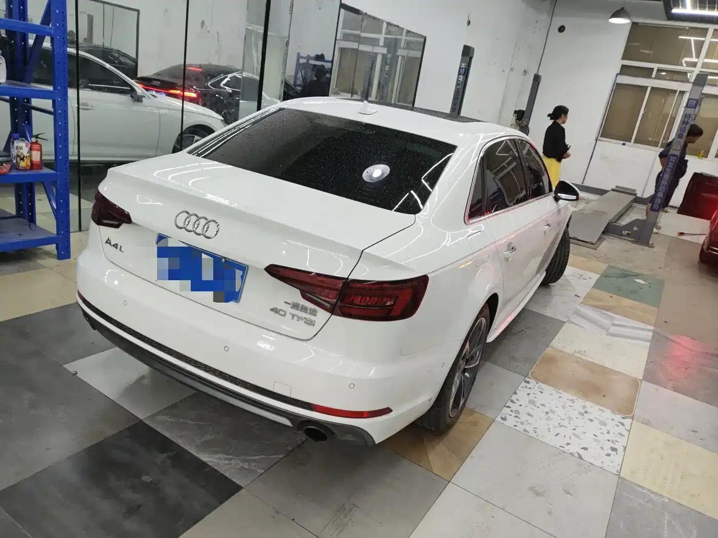 Audi A4L 2018 30th Anniversary Edition 40 TFSI Sport — миниатюра 2