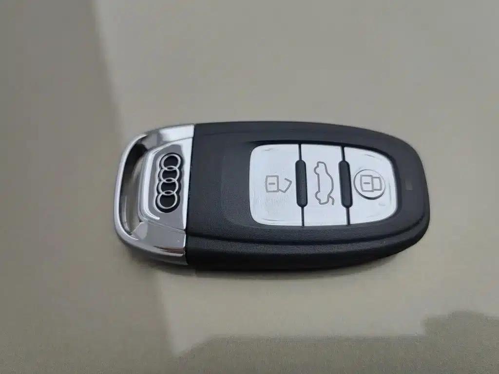 Audi A4L 2013 35 TFSI Automatic Technology Edition — миниатюра 19