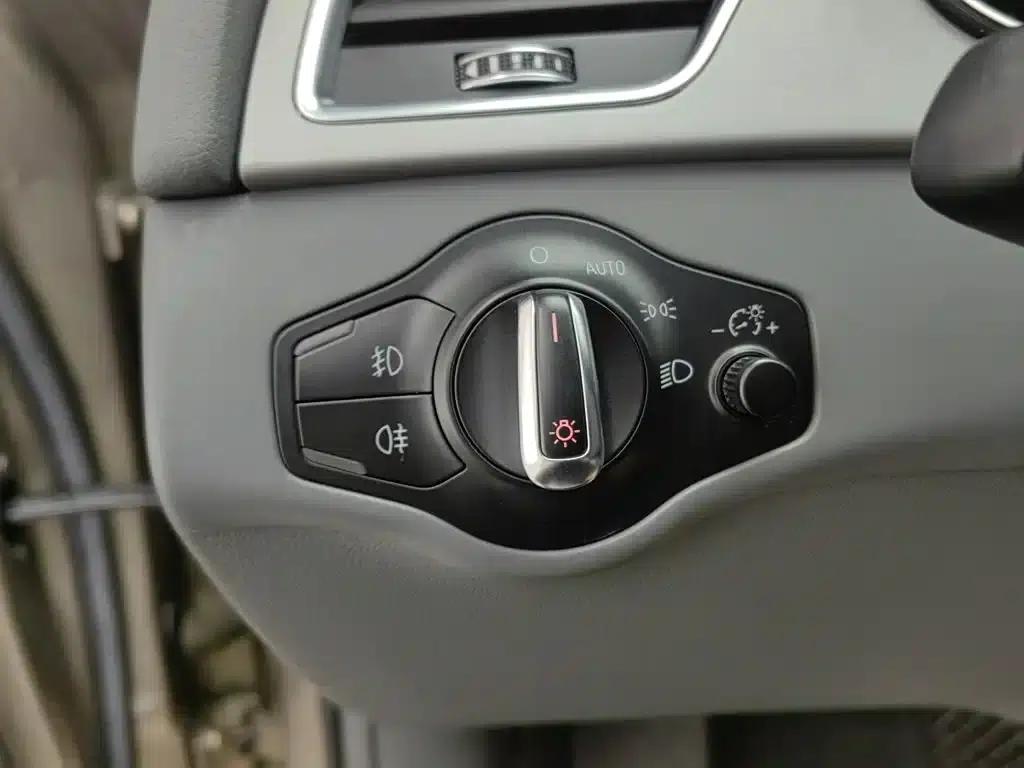 Audi A4L 2013 35 TFSI Automatic Technology Edition — миниатюра 21