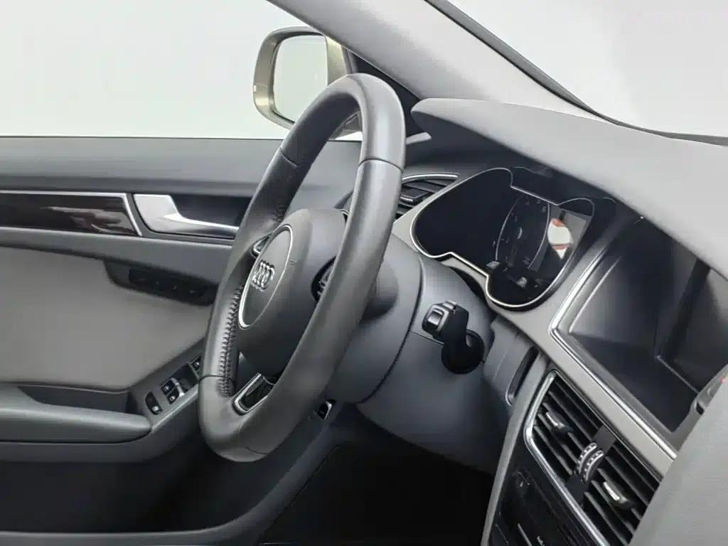 Audi A4L 2013 35 TFSI Automatic Technology Edition — миниатюра 22