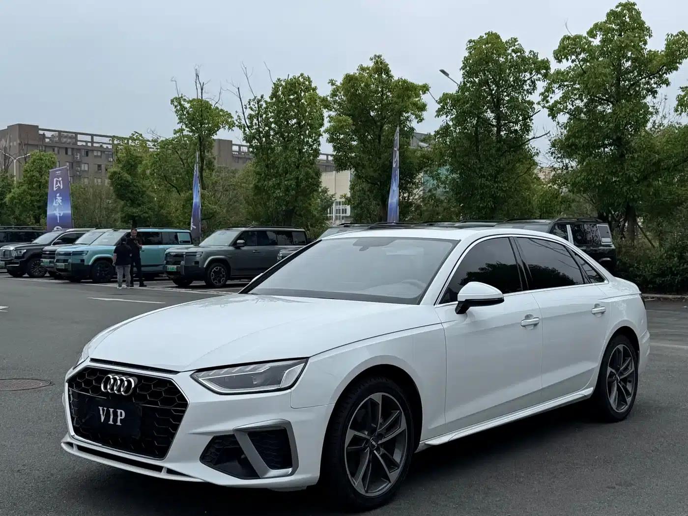 Audi A4L 2022 40 TFSI Fashion Dynamic Edition — миниатюра 1