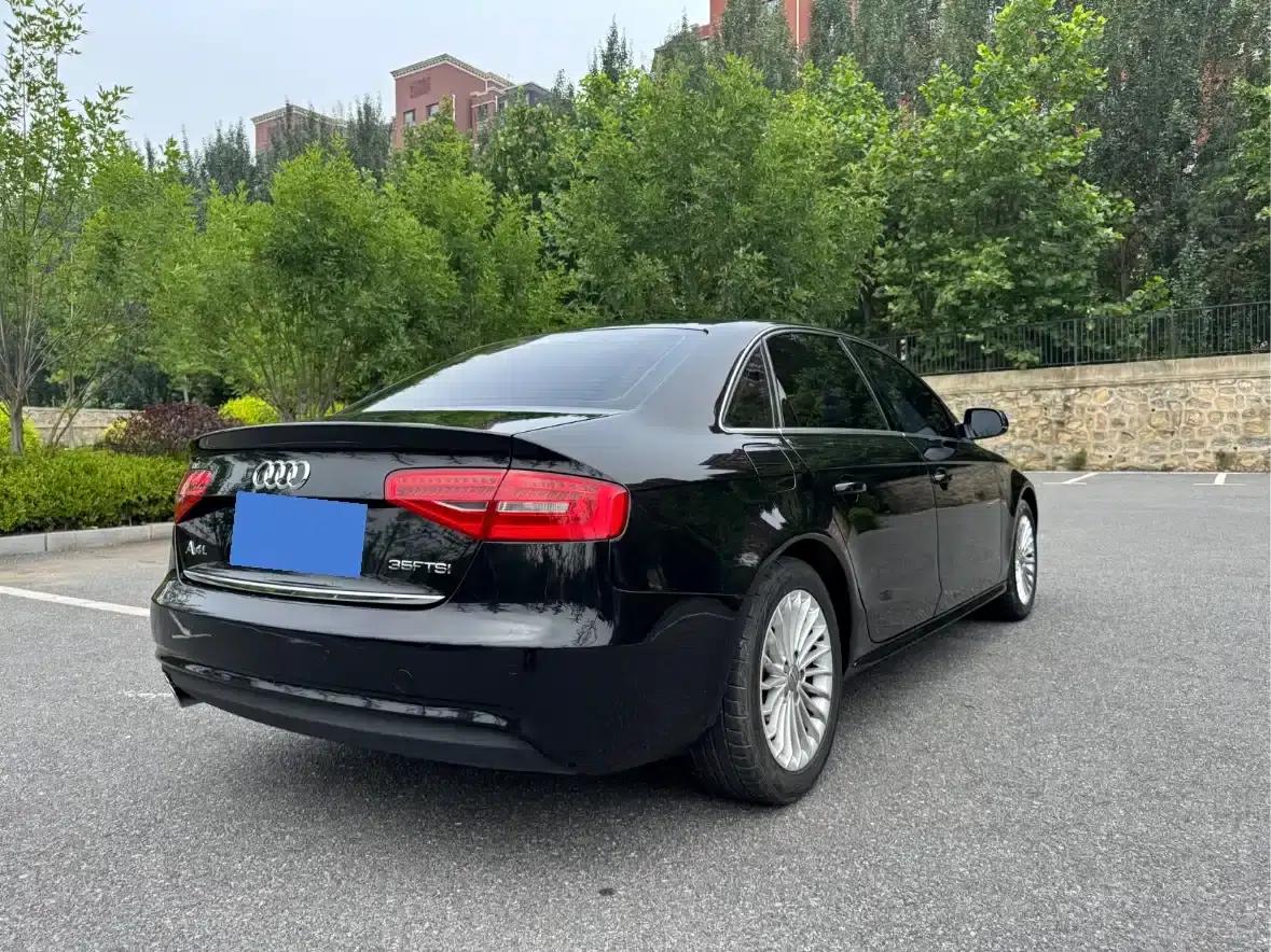 Audi A4L 2015 35 TFSI Automatic Comfort — миниатюра 18