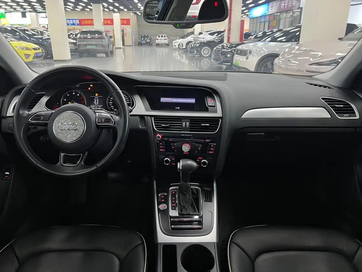 Audi A4L 2016 35 TFSI Classic Edition Automatic Standard Model — миниатюра 11