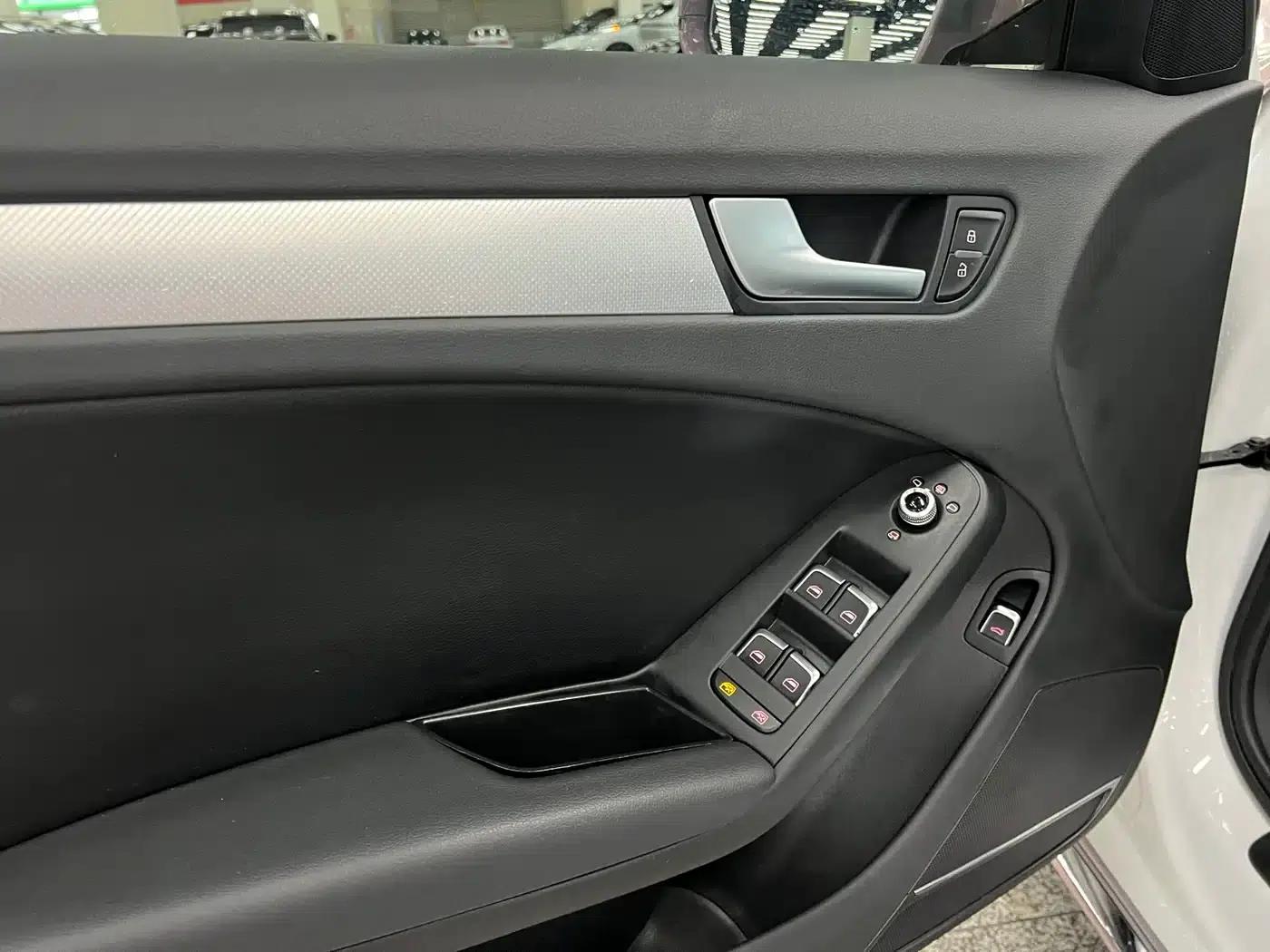 Audi A4L 2016 35 TFSI Classic Edition Automatic Standard Model — миниатюра 12