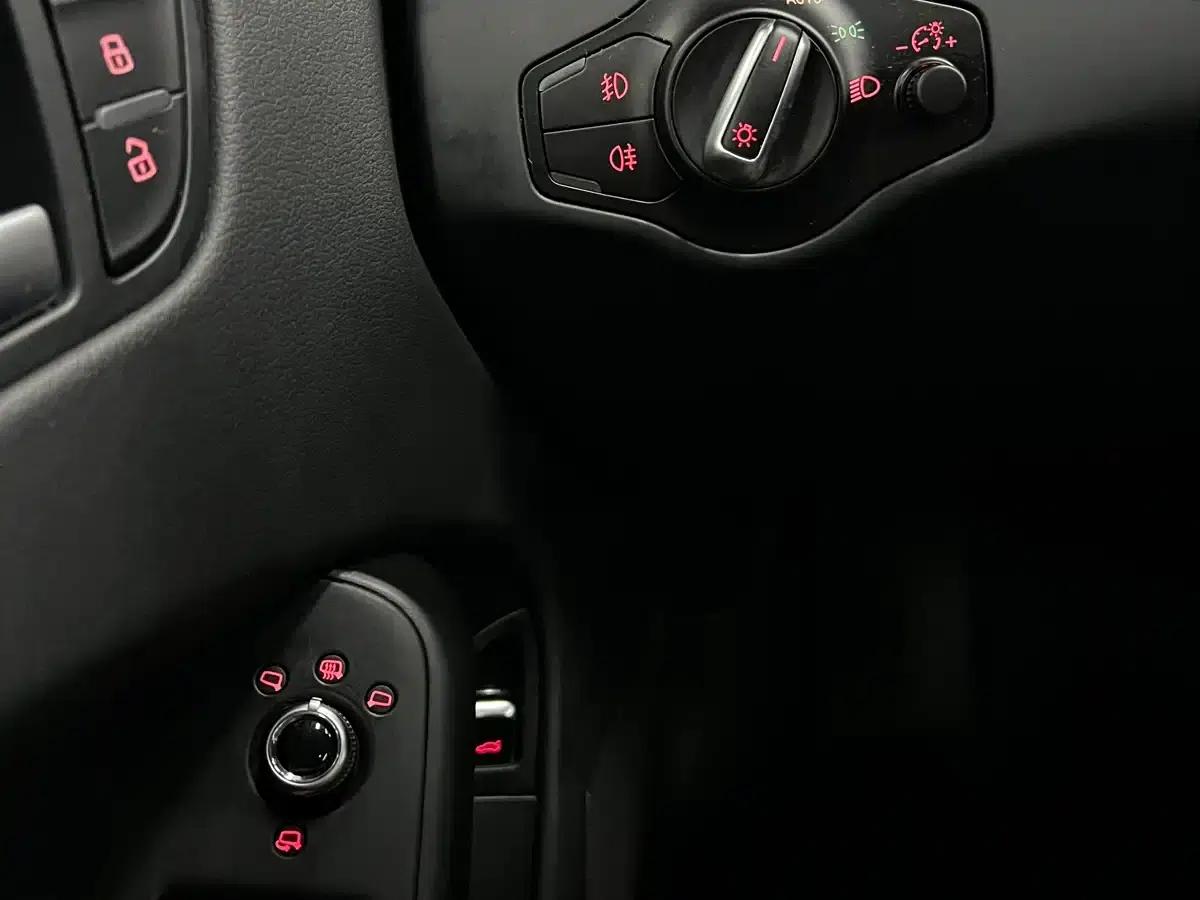 Audi A4L 2016 35 TFSI Classic Edition Automatic Standard Model — миниатюра 15