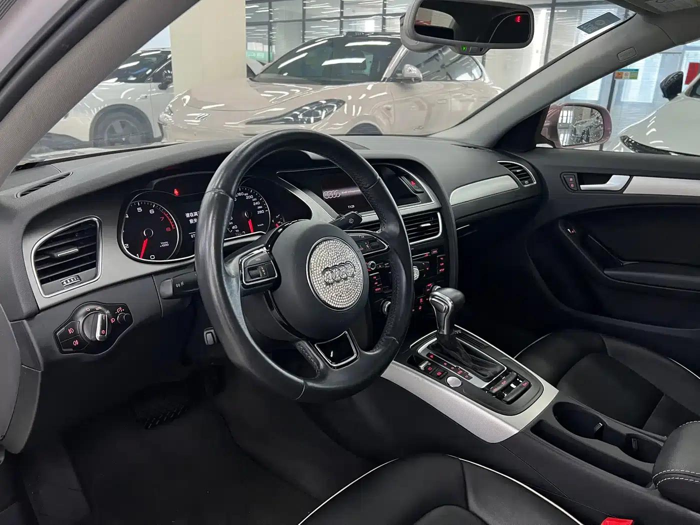 Audi A4L 2016 35 TFSI Classic Edition Automatic Standard Model — миниатюра 5