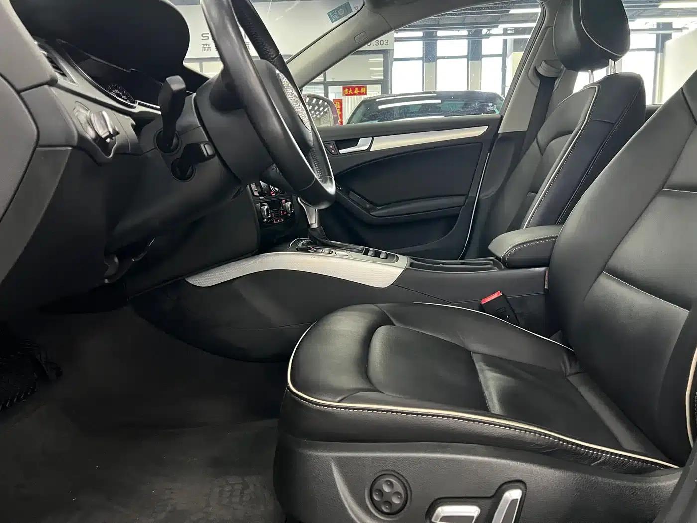 Audi A4L 2016 35 TFSI Classic Edition Automatic Standard Model — миниатюра 9