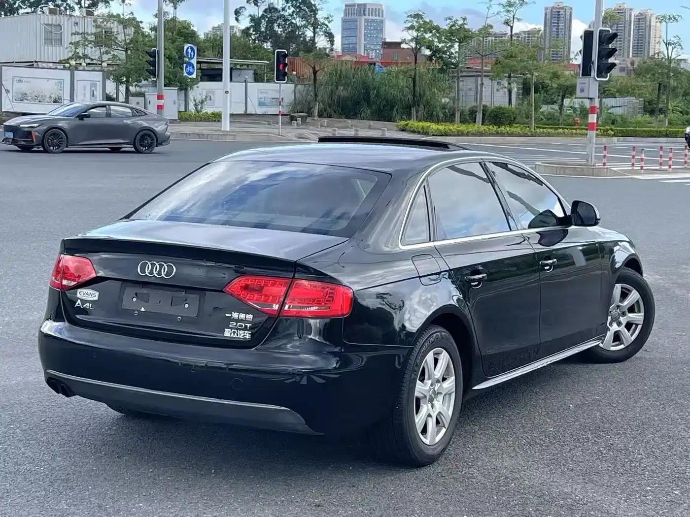 Audi A4L 2012 2.0 TFSI Automatic Technology Edition — миниатюра 3