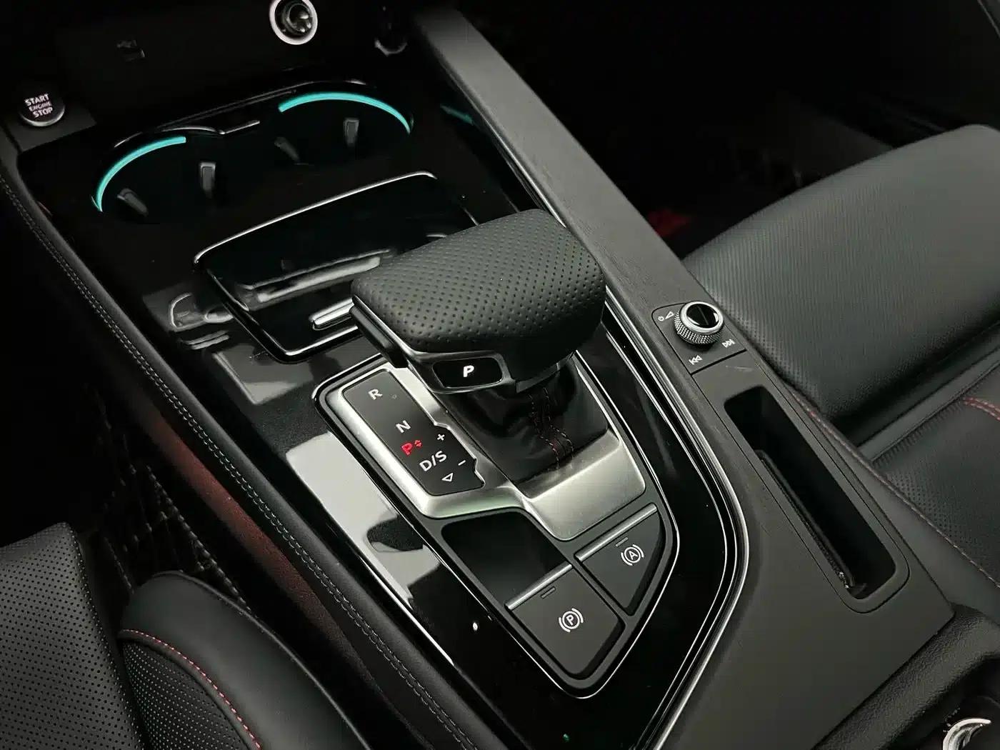 Audi A4L 2025 2 Million Unit Enjoyment Edition 40 TFSI Luxury Dynamic Model — миниатюра 14