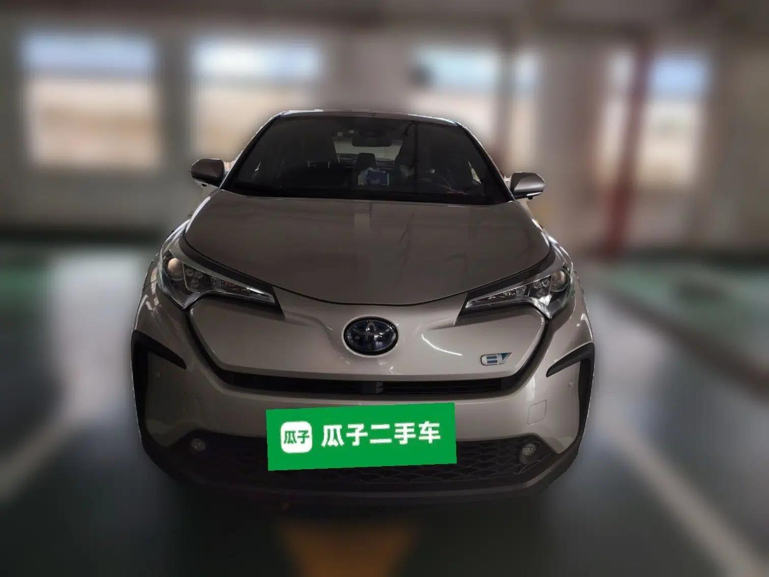 Toyota C-HR EV 2020 Luxury Sunroof Edition — миниатюра 2