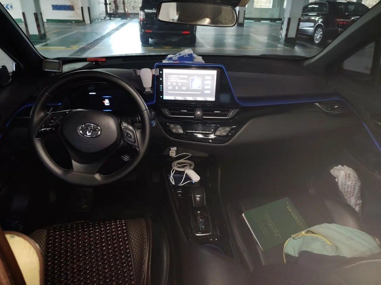 Toyota C-HR EV 2020 Luxury Sunroof Edition — миниатюра 18