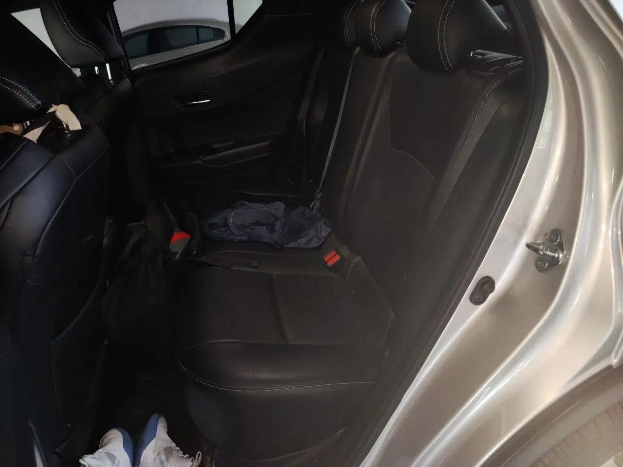 Toyota C-HR EV 2020 Luxury Sunroof Edition — миниатюра 20