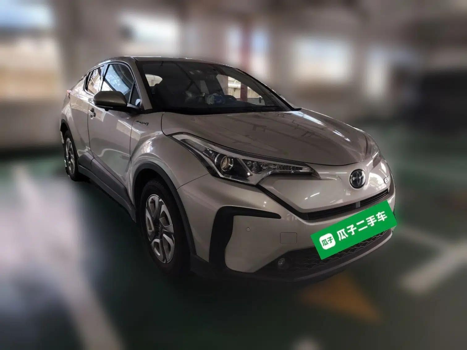 Toyota C-HR EV 2020 Luxury Sunroof Edition — миниатюра 3