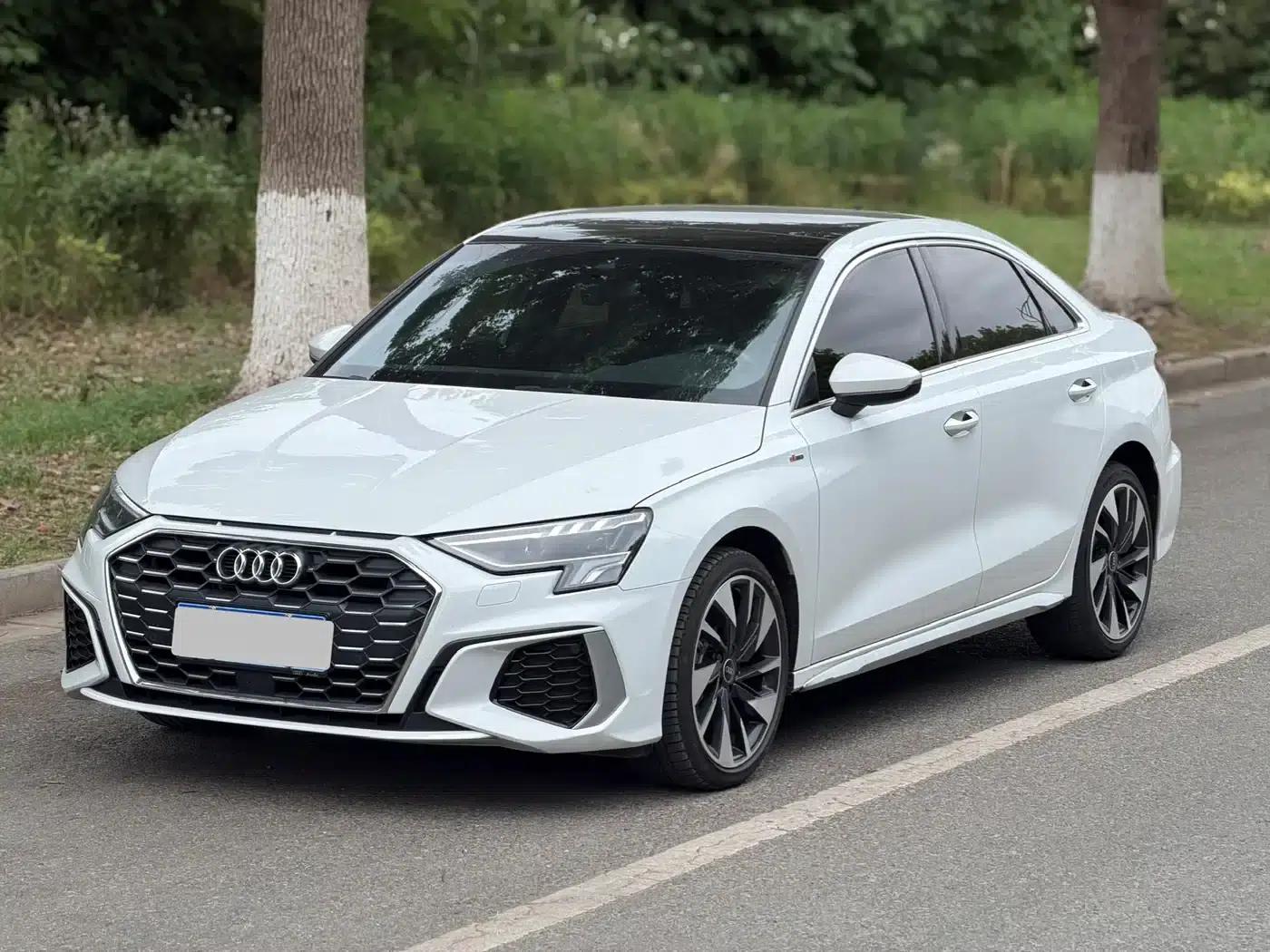 2022 Audi A3 A3L Limousine 35 TFSI Fashionable Elegant Model — миниатюра 1