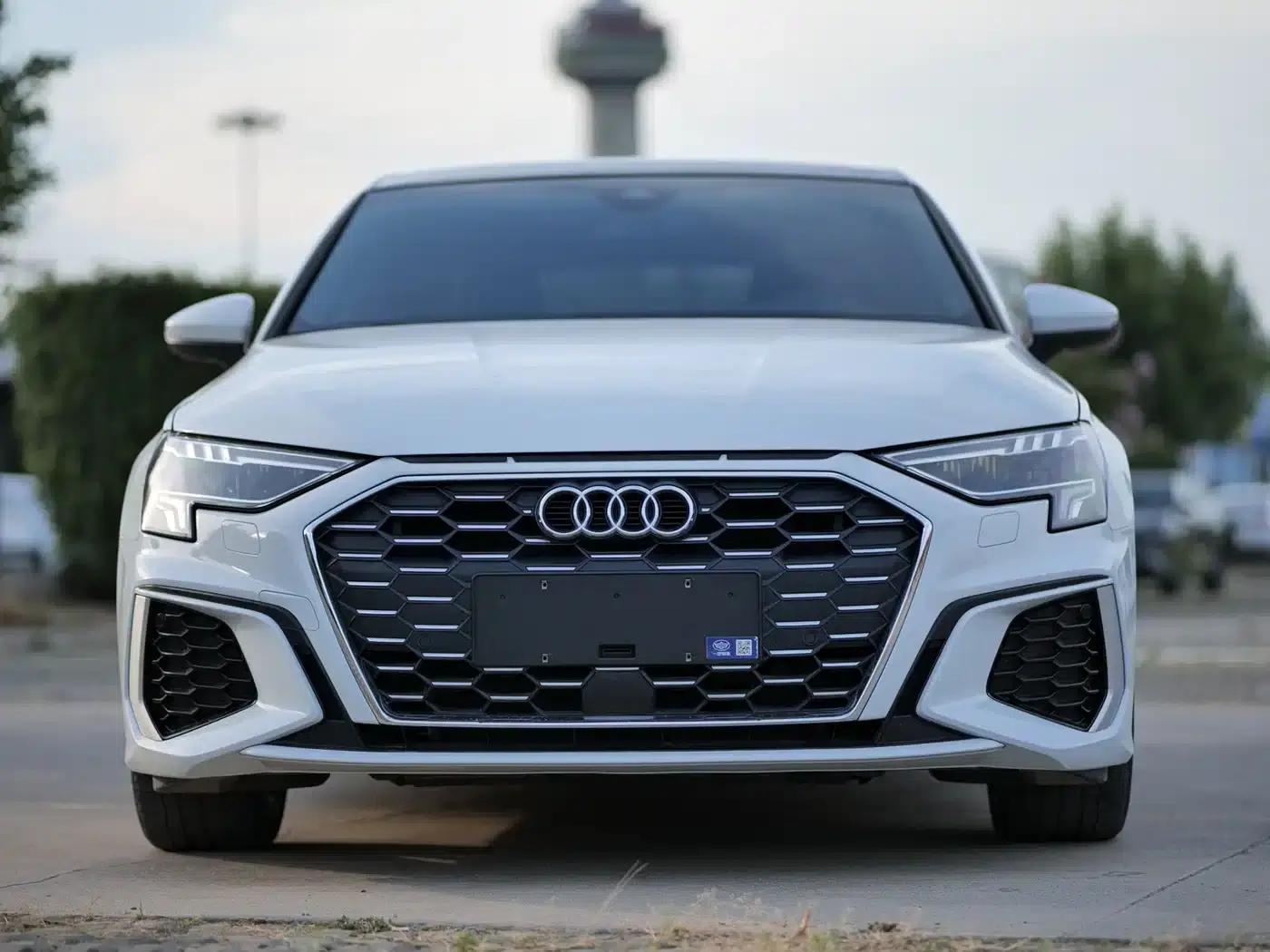 Audi A3 2022 Sportback 35 TFSI Fashion Sport — миниатюра 2