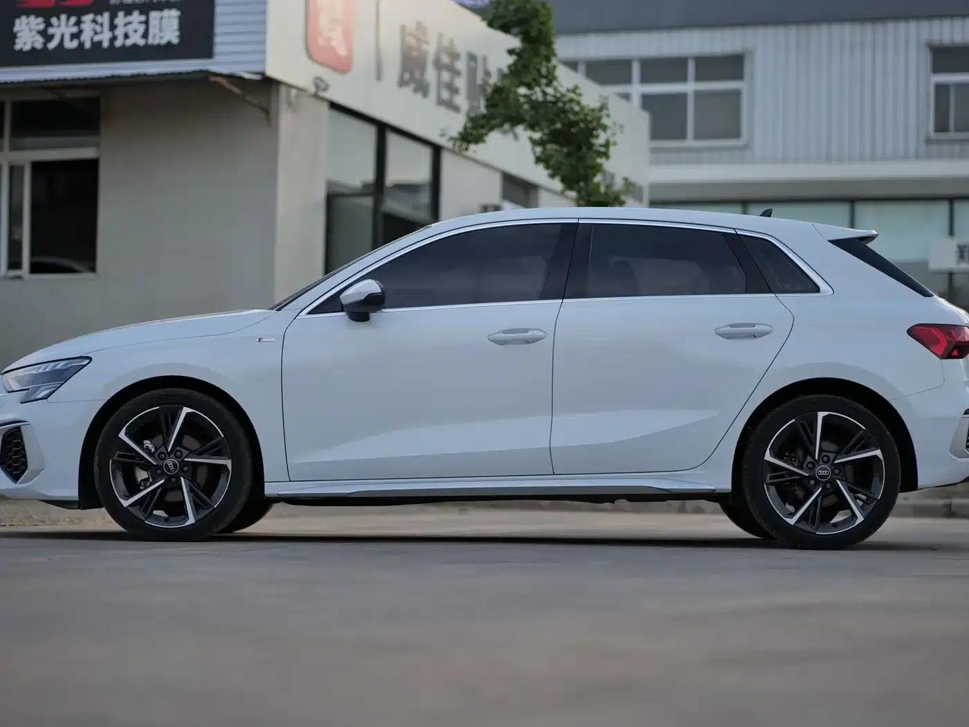Audi A3 2022 Sportback 35 TFSI Fashion Sport — миниатюра 3