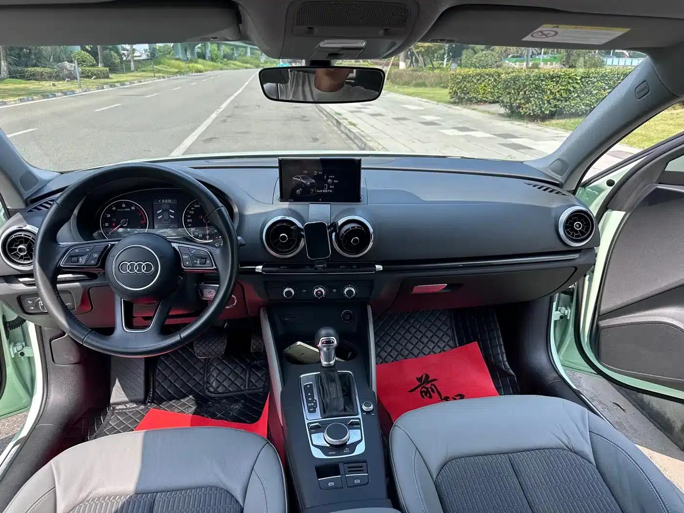 Audi A3 2018 30th Anniversary Edition Limousine 35 TFSI Fashion Model — миниатюра 6