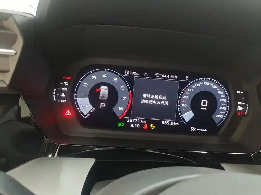 Audi A3 2023 Facelift Sportback 35 TFSI Fashion Sporty Model — миниатюра 8