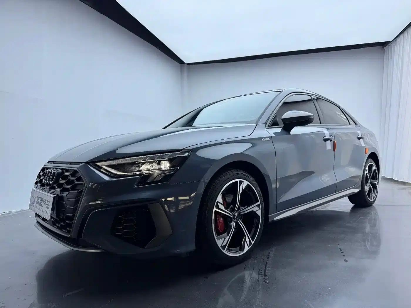 2022 Audi A3 A3L Limousine 35 TFSI RS Package (Sports Edition) — миниатюра 1