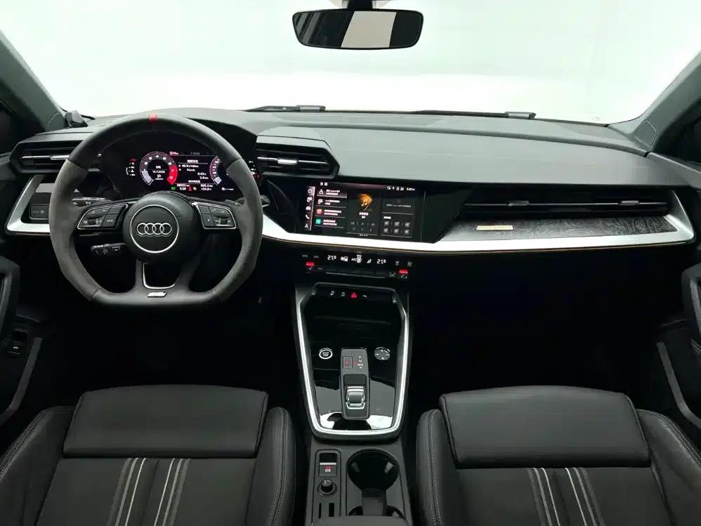 Audi A3 2021 Sportback 35 TFSI Fashion Sport — миниатюра 20