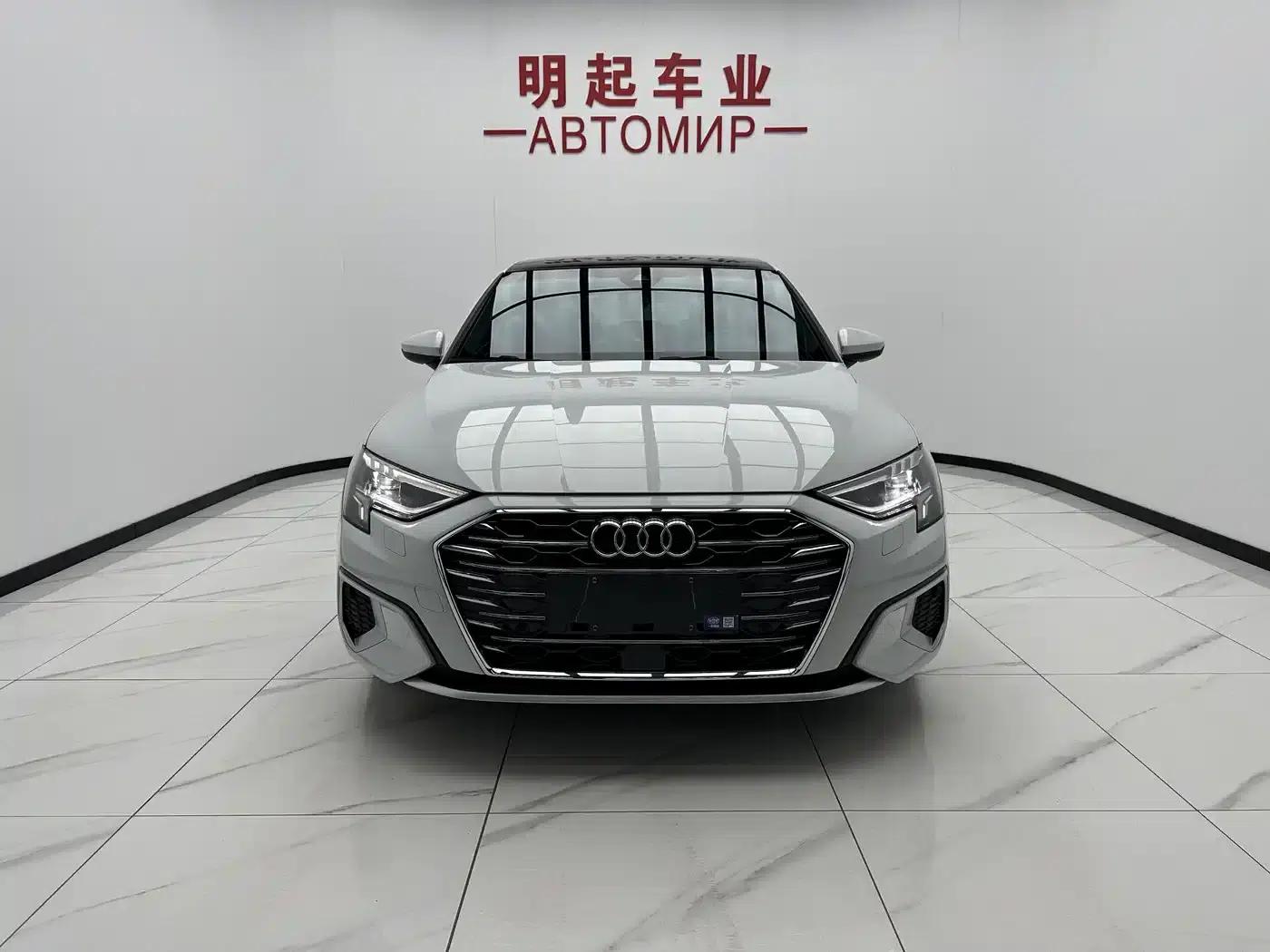 Audi A3 2024 Sportback 35 TFSI Luxury Elegance — миниатюра 2